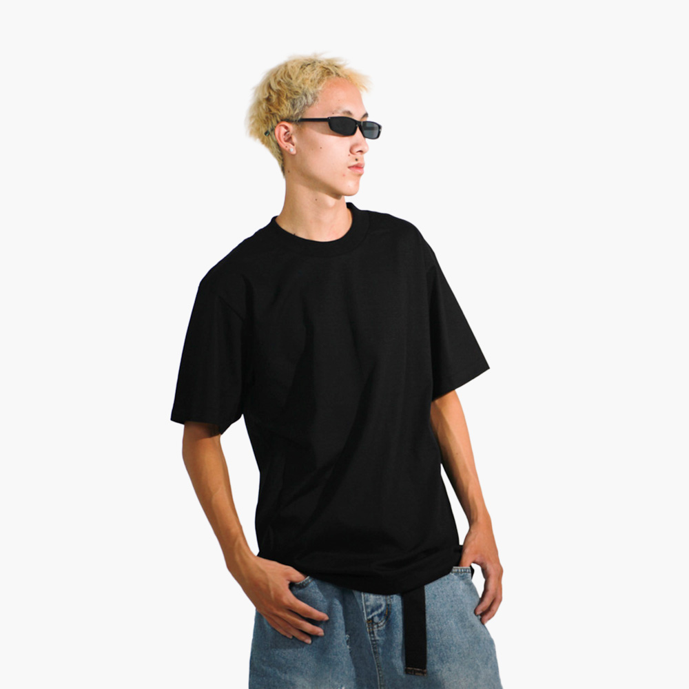 ร้านสกรีนเสื้อ นครปฐม รูปคนใส่เสื้อจริง รุ่น SAVAGE OVERSIZE