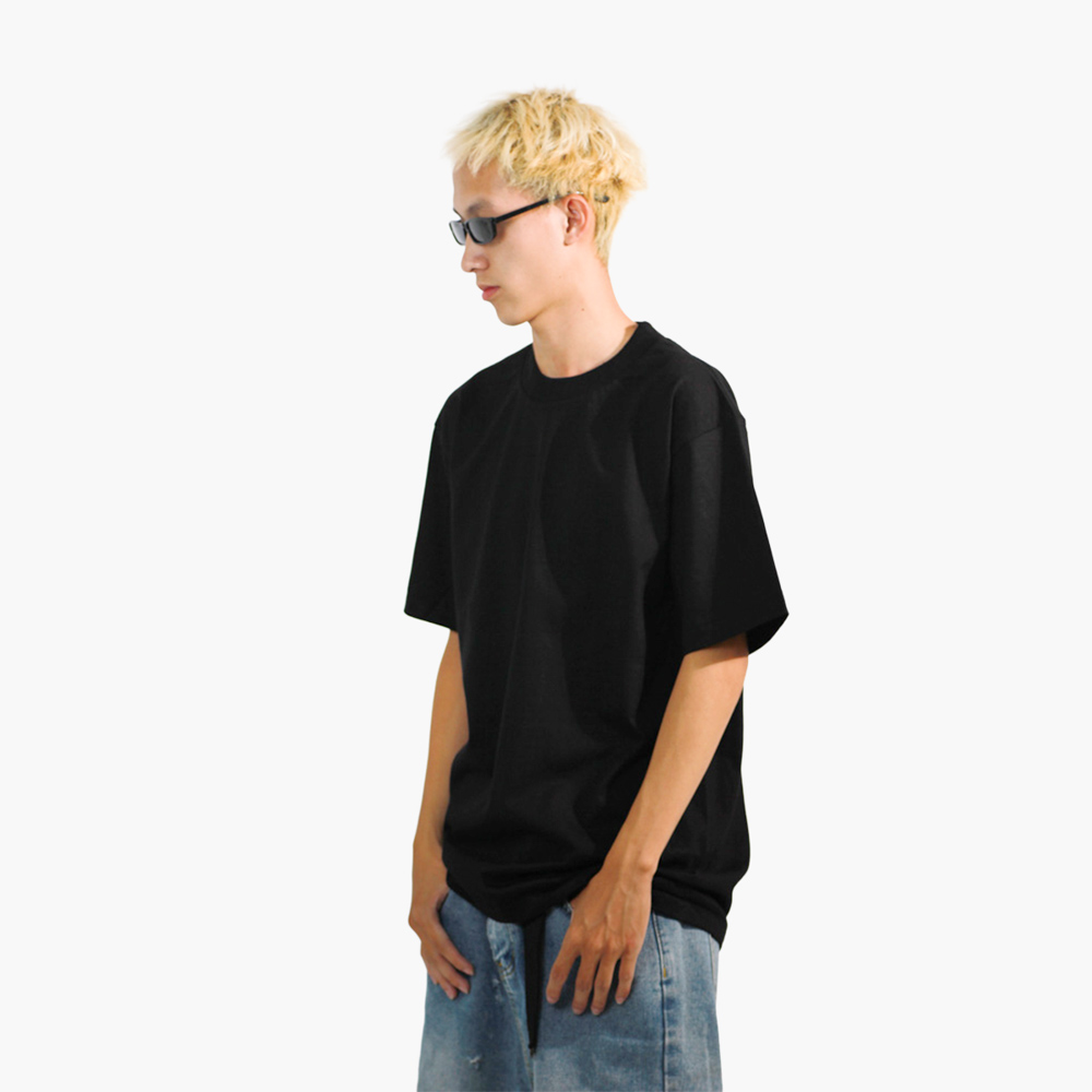 สกรีนเสื้อราคาถูก น่าน รูปคนใส่เสื้อจริง รุ่น SAVAGE OVERSIZE