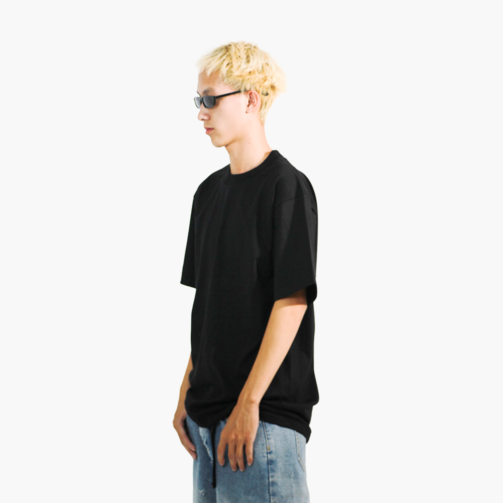 สกรีนเสื้อราคาถูก สุโขทัย รูปคนใส่เสื้อจริง รุ่น SAVAGE OVERSIZE