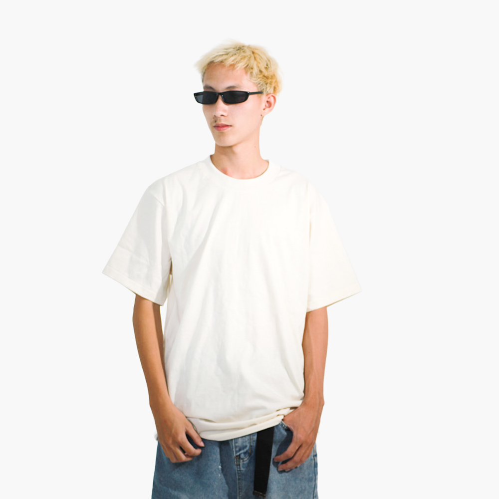 รับสกรีนเสื้อ ปราจีนบุรี รูปคนใส่เสื้อจริง รุ่น SAVAGE OVERSIZE