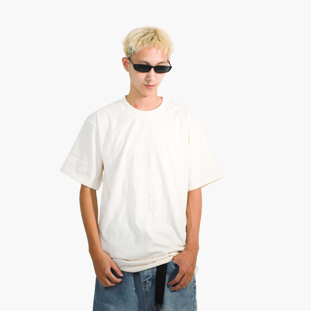 สกรีนเสื้อ พะเยา รูปคนใส่เสื้อจริง รุ่น SAVAGE OVERSIZE