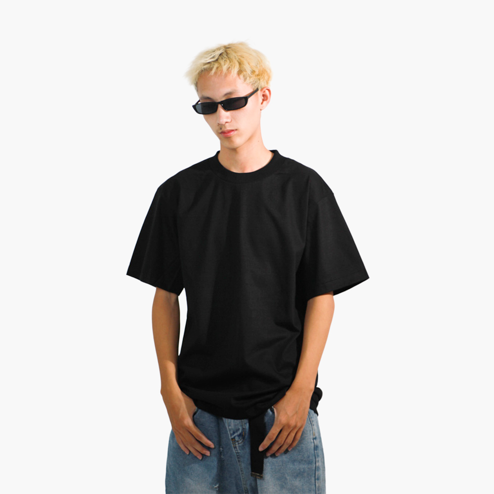 ร้านสกรีนเสื้อ มหาสารคาม รูปคนใส่เสื้อจริง รุ่น SAVAGE OVERSIZE
