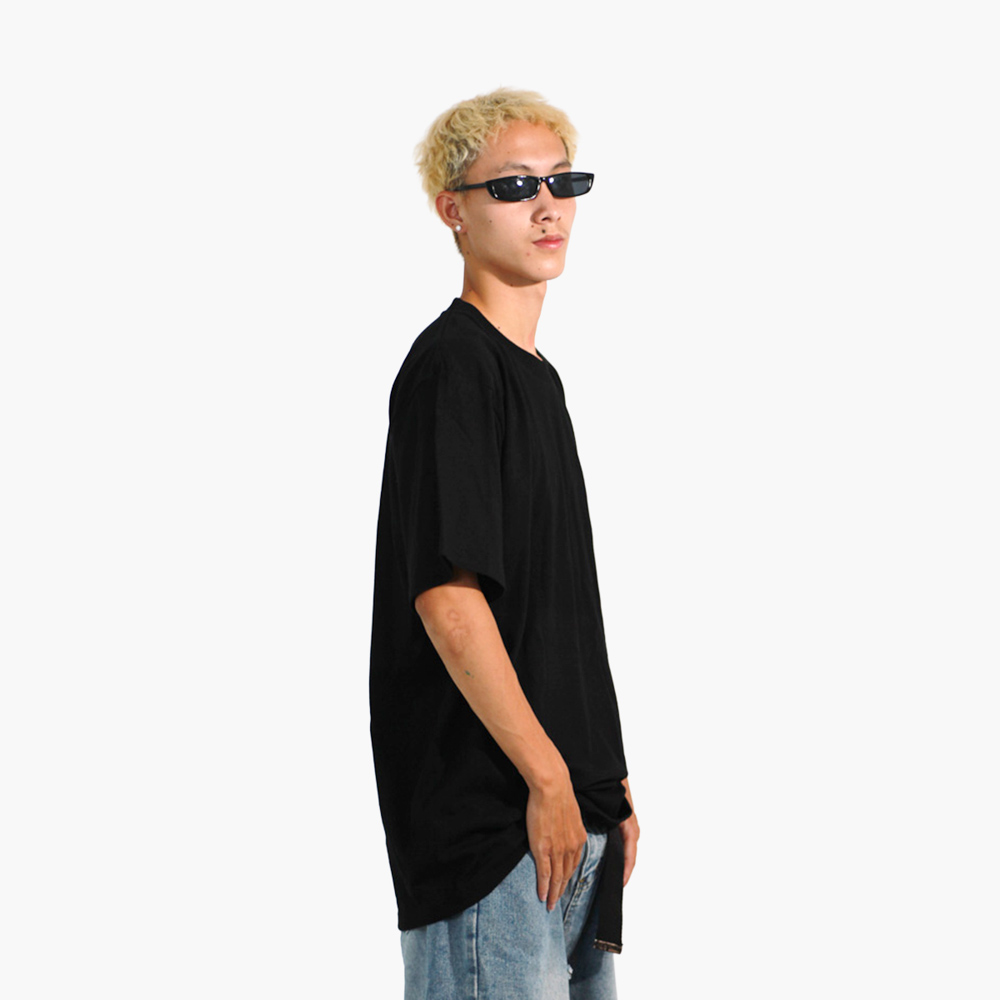 โรงงานผลิตเสื้อยืด อ่างทอง รูปคนใส่เสื้อจริง รุ่น SAVAGE OVERSIZE