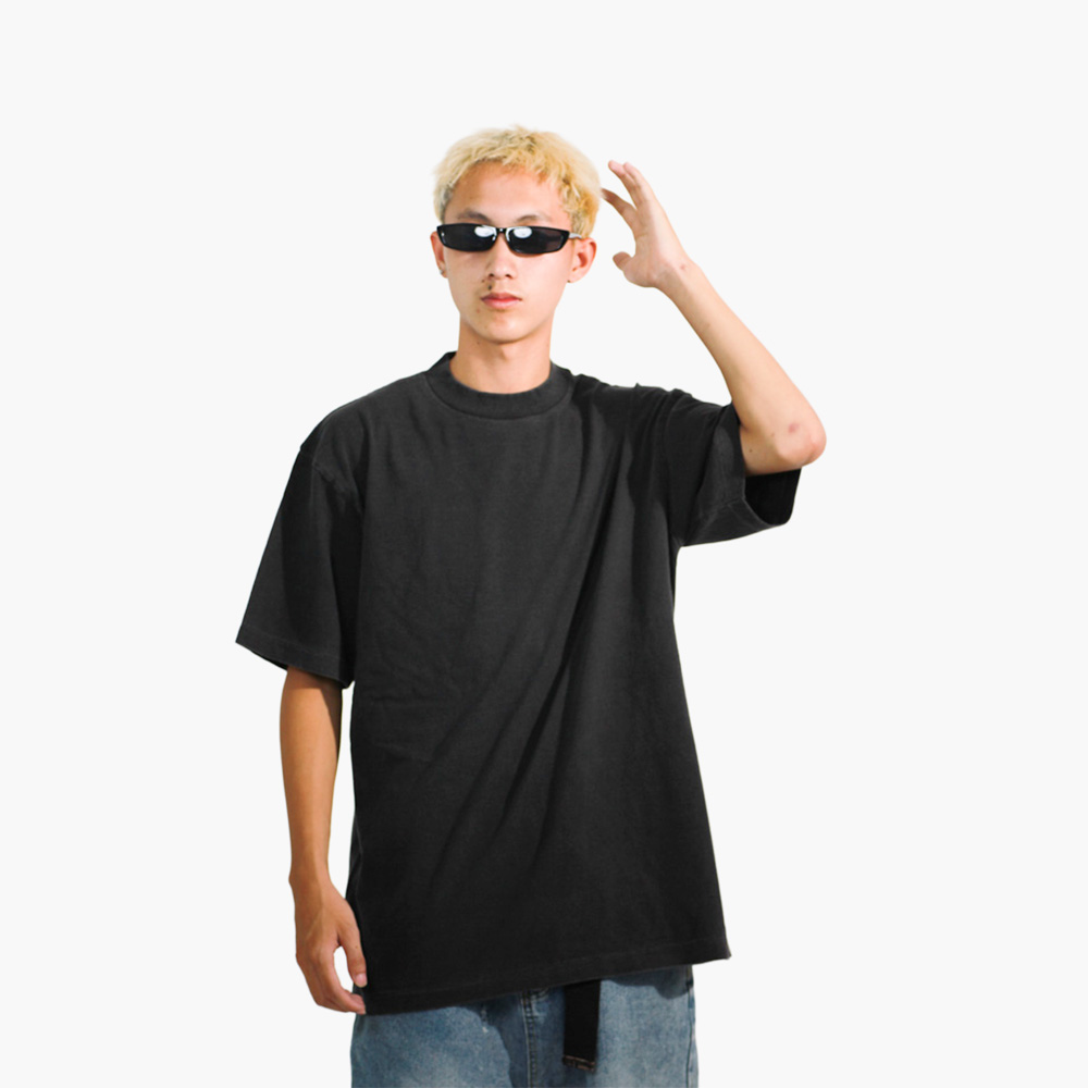 รับสกรีนเสื้อ สุพรรณบุรี รูปคนใส่เสื้อจริง รุ่น SAVAGE OVERSIZE