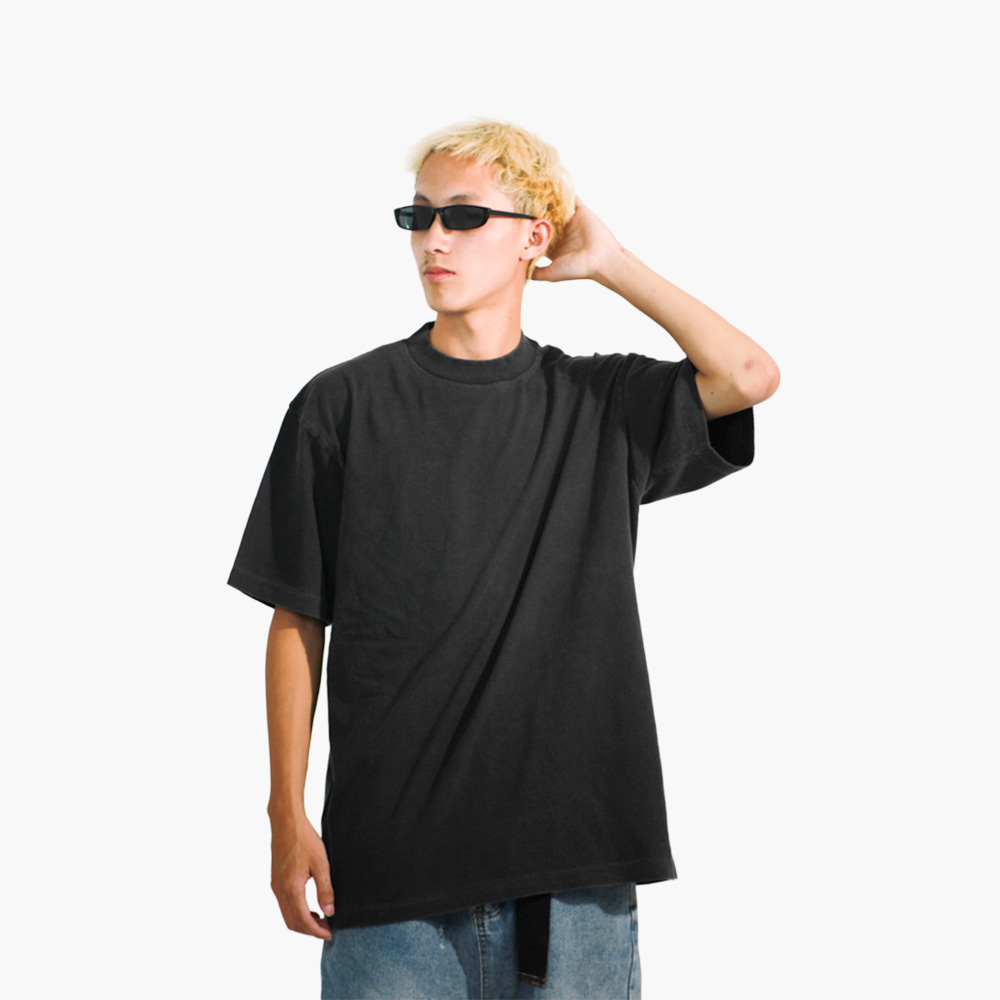 ร้านสกรีนเสื้อ จันทบุรี รูปคนใส่เสื้อจริง รุ่น SAVAGE OVERSIZE