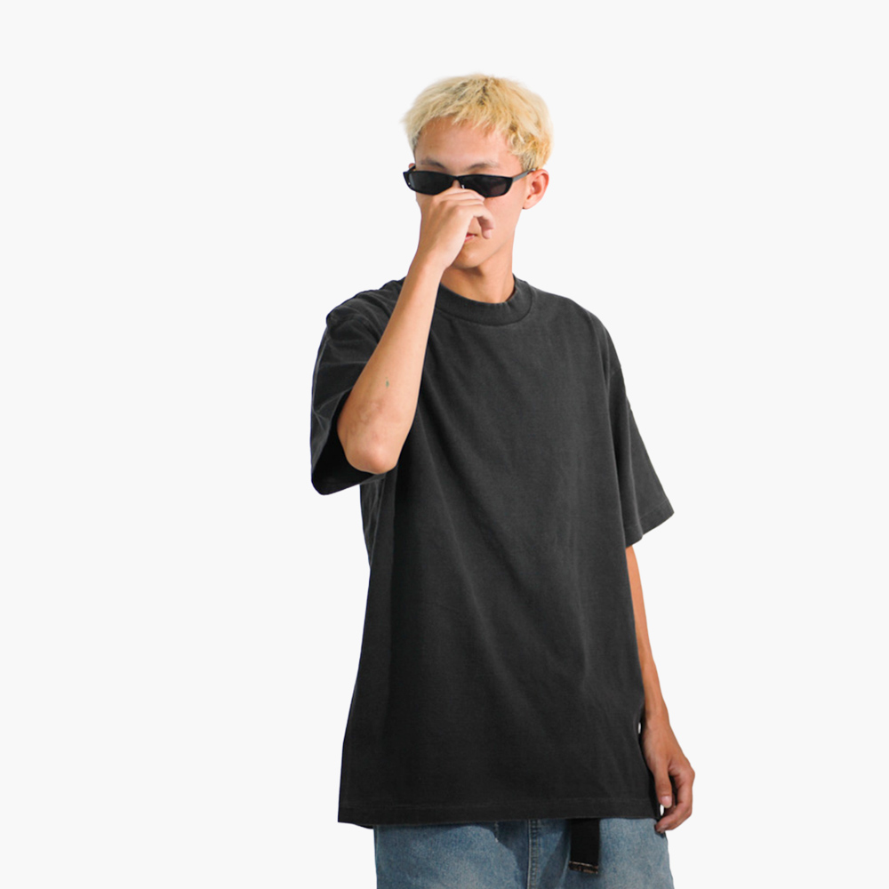 รับสกรีนเสื้อ นครราชสีมา รูปคนใส่เสื้อจริง รุ่น SAVAGE OVERSIZE