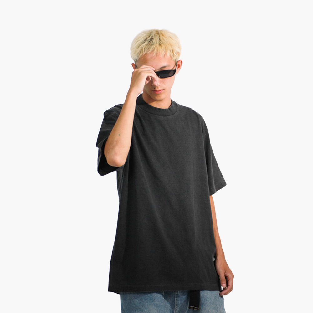 ร้านสกรีนเสื้อ นราธิวาส รูปคนใส่เสื้อจริง รุ่น SAVAGE OVERSIZE