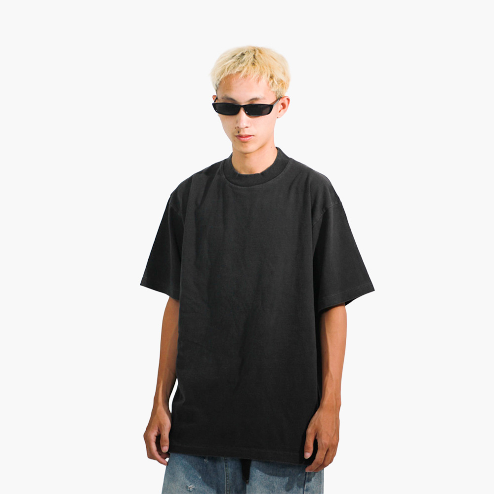 สกรีนเสื้อราคาถูก อุตรดิตถ์ รูปคนใส่เสื้อจริง รุ่น SAVAGE OVERSIZE