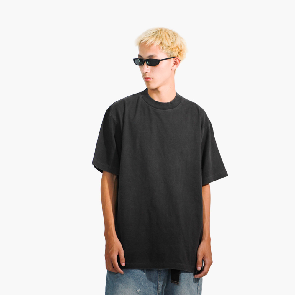 ร้านสกรีนเสื้อ ระยอง รูปคนใส่เสื้อจริง รุ่น SAVAGE OVERSIZE