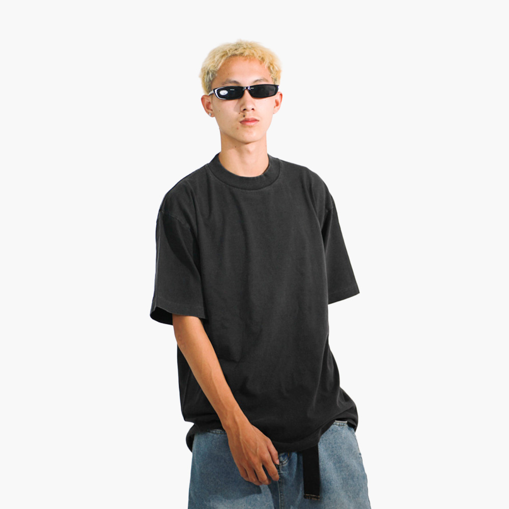 ร้านสกรีนเสื้อ ลำปาง รูปคนใส่เสื้อจริง รุ่น SAVAGE OVERSIZE