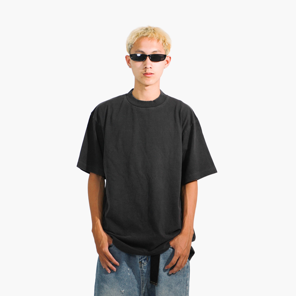 สกรีนเสื้อราคาถูก อุทัยธานี รูปคนใส่เสื้อจริง รุ่น SAVAGE OVERSIZE
